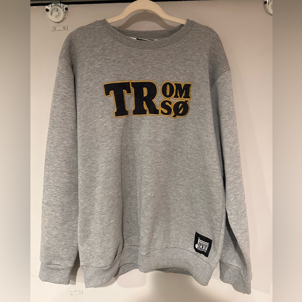 RETRO OVERSIZED GREY CREWNECK